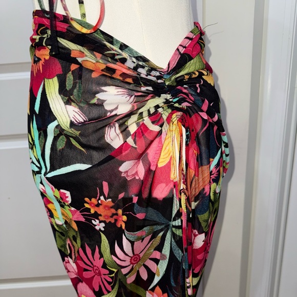 Baddieville Alani Skirt Set - Picture 3 of 4